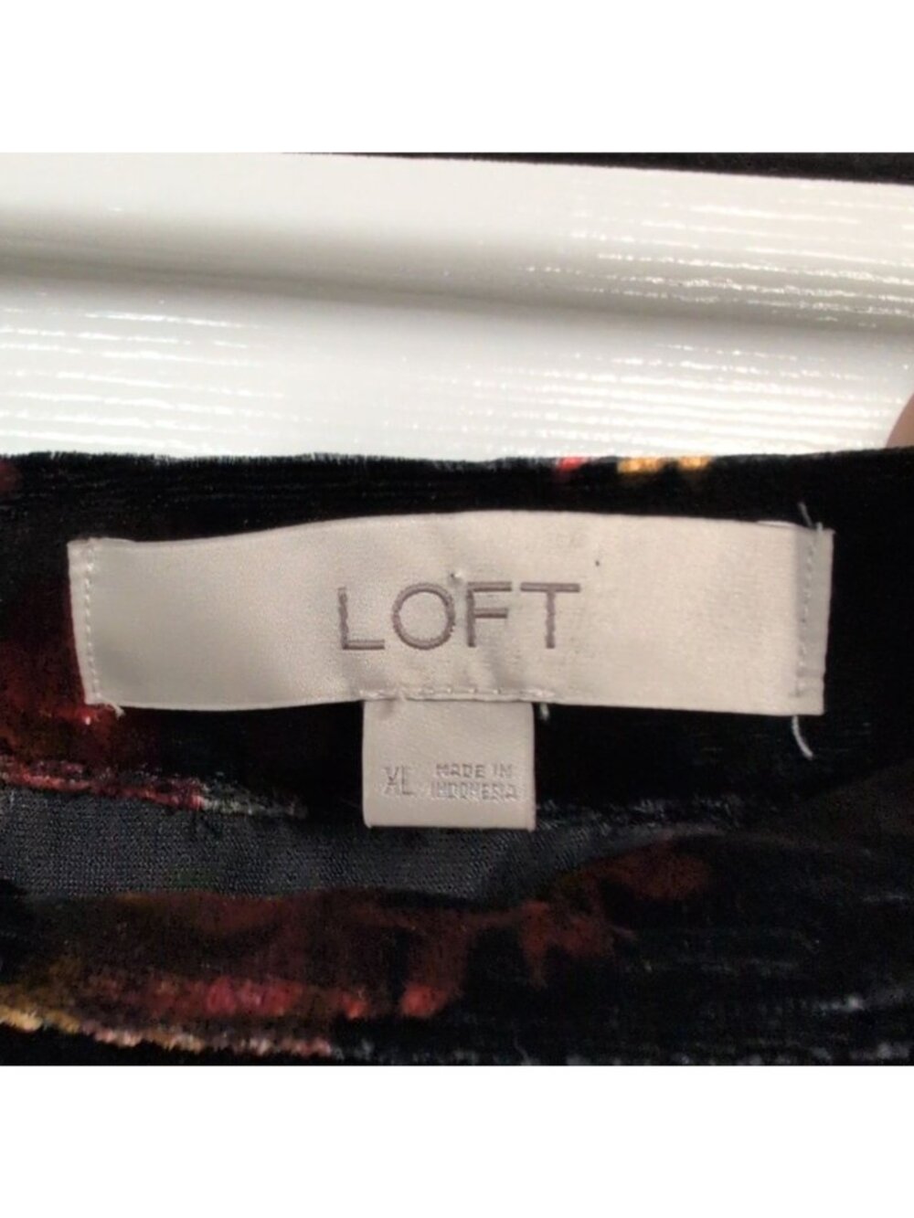 LOFT Velvet Floral Off Shoulder Shirt Womens Size XL Black Whimsigoth Romantic - Picture 4 of 6